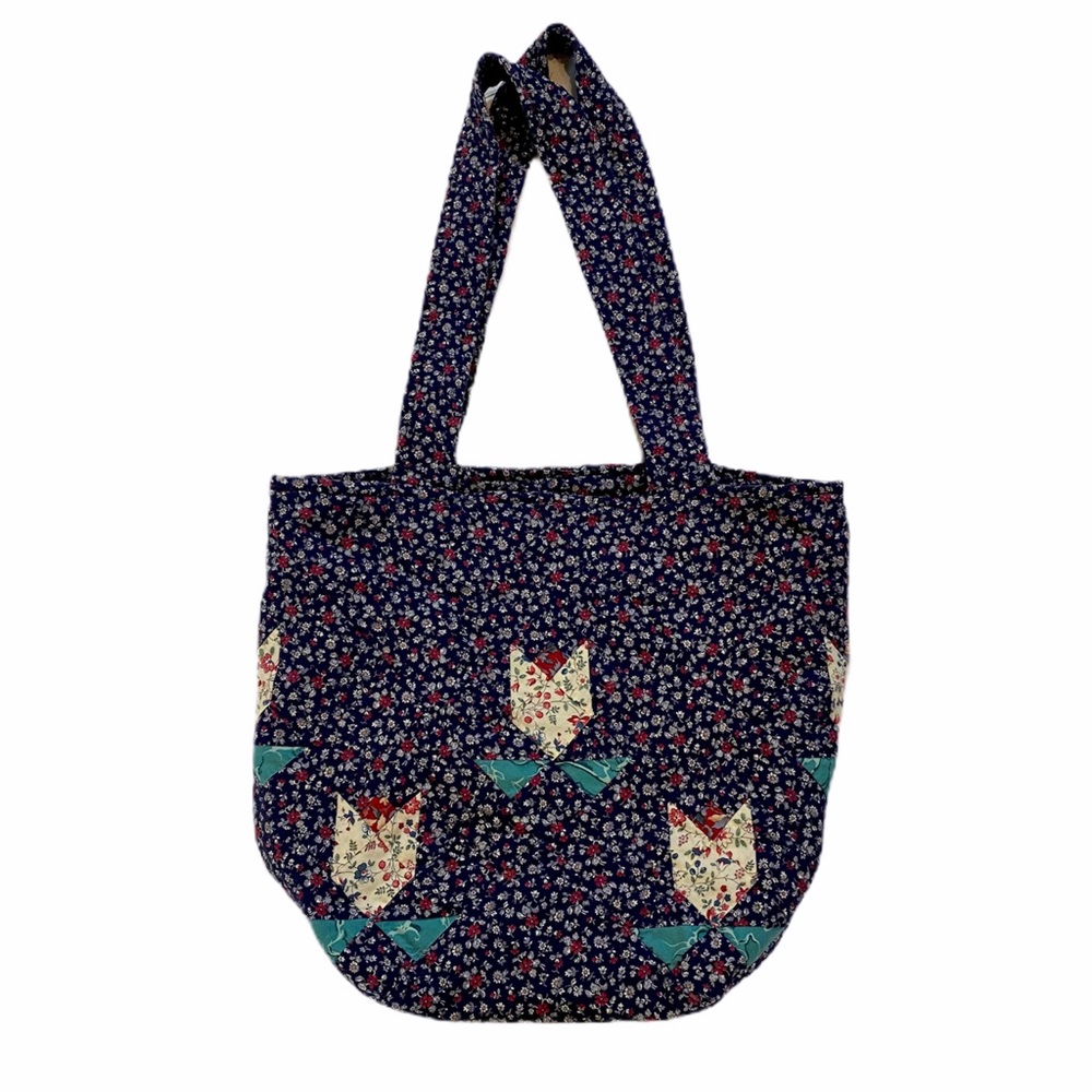 Quilted shoulder bag square bottom handmade